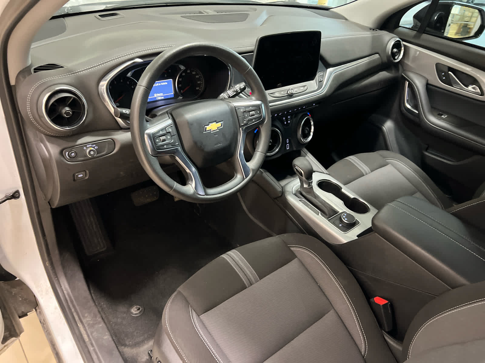 Used 2024 Chevrolet Blazer LT w/ Redline Edition FWD image 11