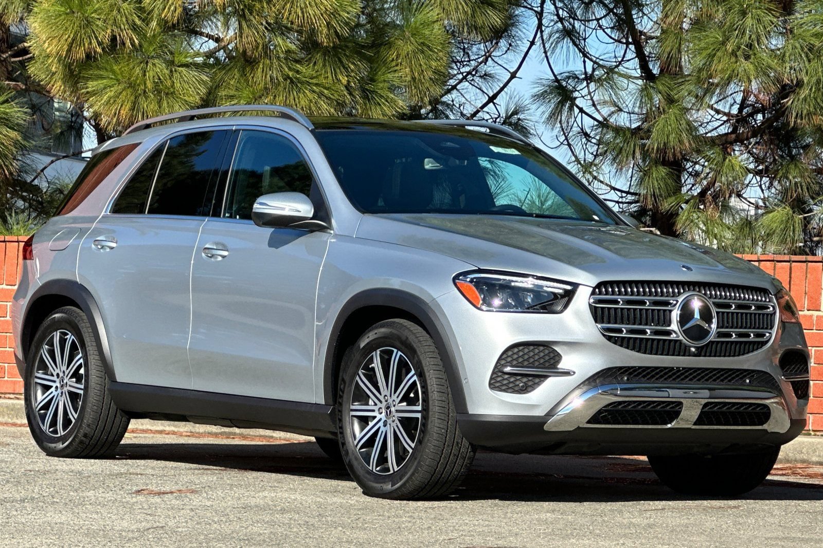 New 2025 Mercedes-Benz GLE 450 4MATIC image 2