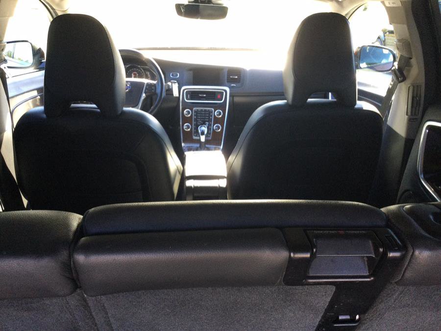 Used 2017 Volvo V60 T5 Cross Country w/ Climate Package image 22