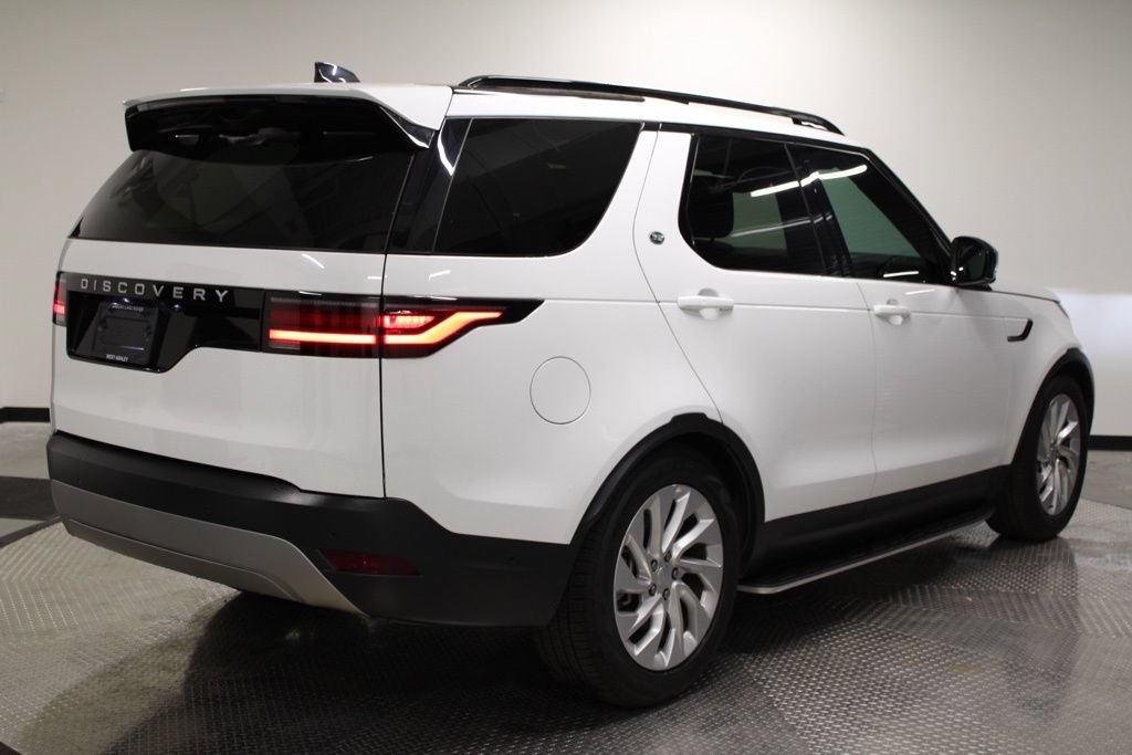 Used 2025 Land Rover Discovery S AWD/4WD image 7