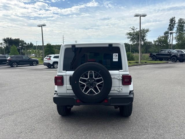 Used 2025 Jeep Wrangler Unlimited Sahara AWD/4WD image 8