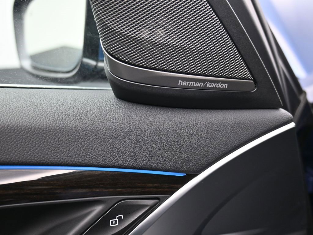 Used 2023 BMW 530e xDrive w/ Premium Package image 10