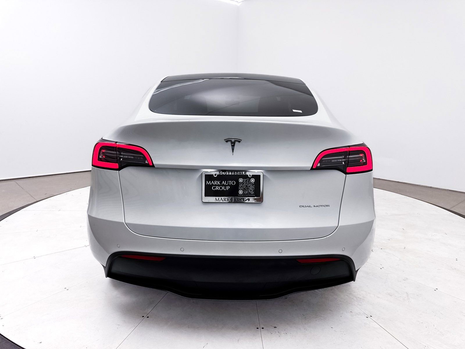Used 2020 Tesla Model Y Long Range image 15