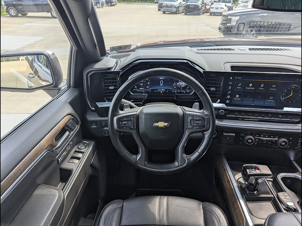 Used 2023 Chevrolet Silverado 1500 High Country w/ High Country Premium Package AWD/4WD image 3