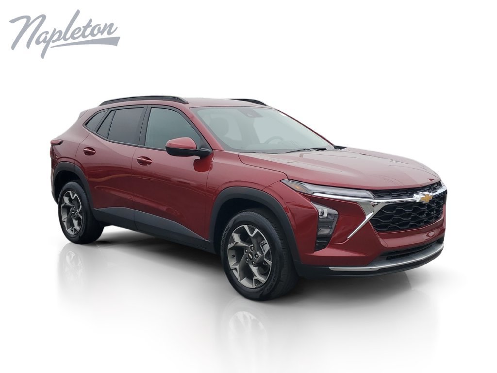 Used 2025 Chevrolet Trax LT FWD image 7