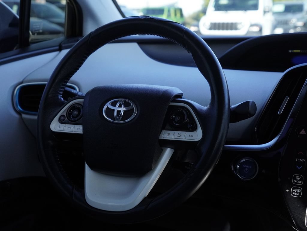 Used 2017 Toyota Prius Prime Advanced w/ Carpet Mat Package FWD image 34
