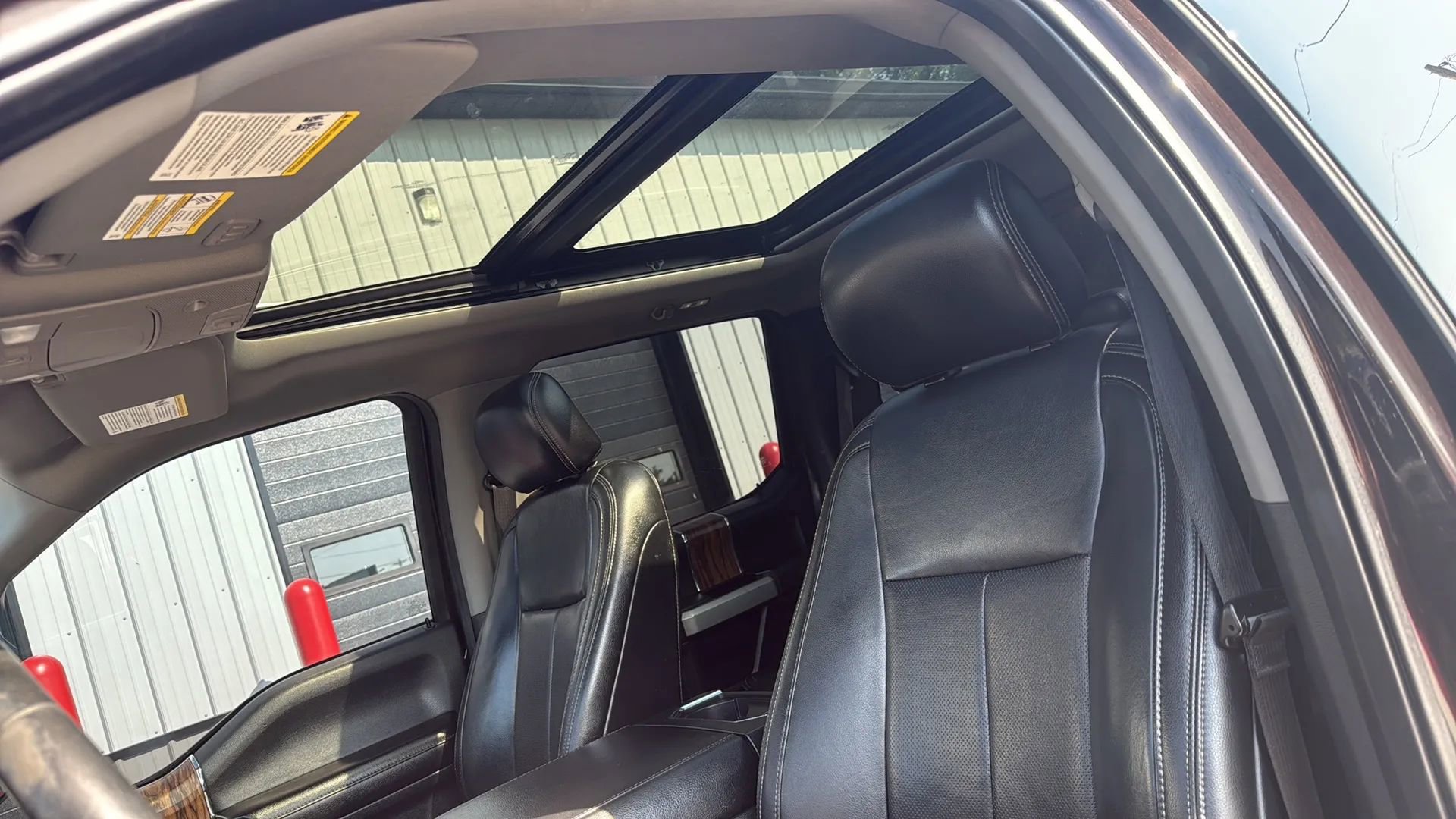Used 2019 Ford F150 Lariat w/ Equipment Group 502A Luxury image 8