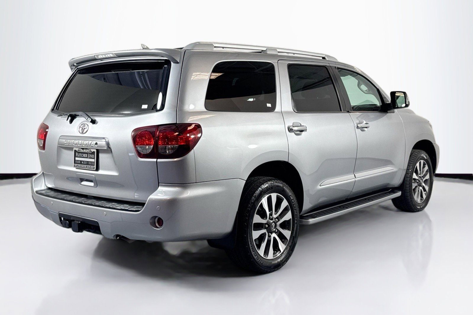 Used 2019 Toyota Sequoia Limited w/ Safety & Convenience Package AWD/4WD image 5