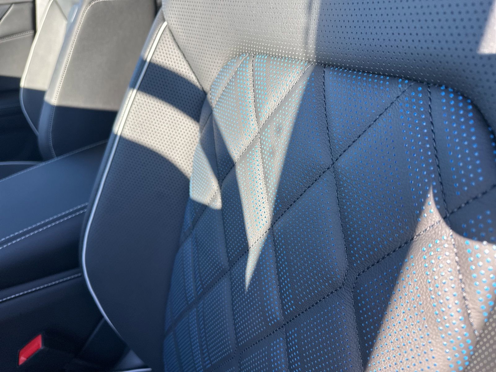 New 2026 Volkswagen Atlas Cross Sport SEL Premium R-Line image 8