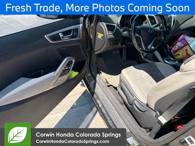 Used 2013 Hyundai Veloster w/ Tech Pkg FWD image 9
