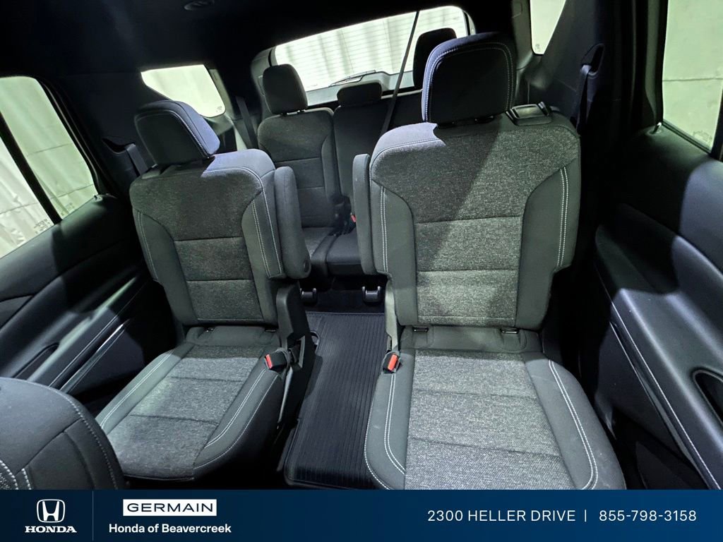 Used 2025 Chevrolet Traverse LT w/ Driver Confidence Package AWD/4WD image 28
