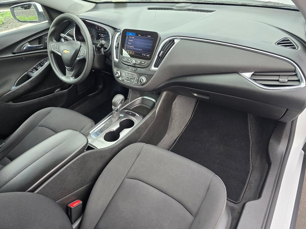 Used 2021 Chevrolet Malibu LT FWD image 17
