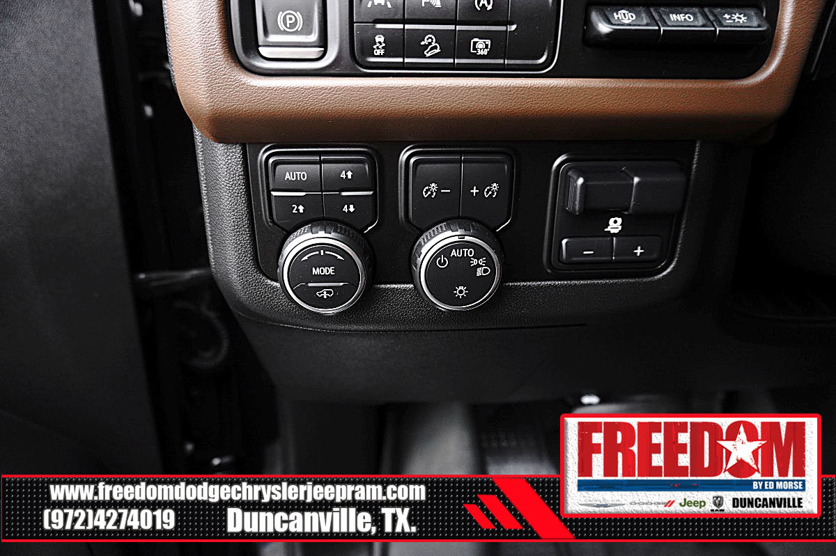 Used 2023 Chevrolet Suburban High Country AWD/4WD image 27