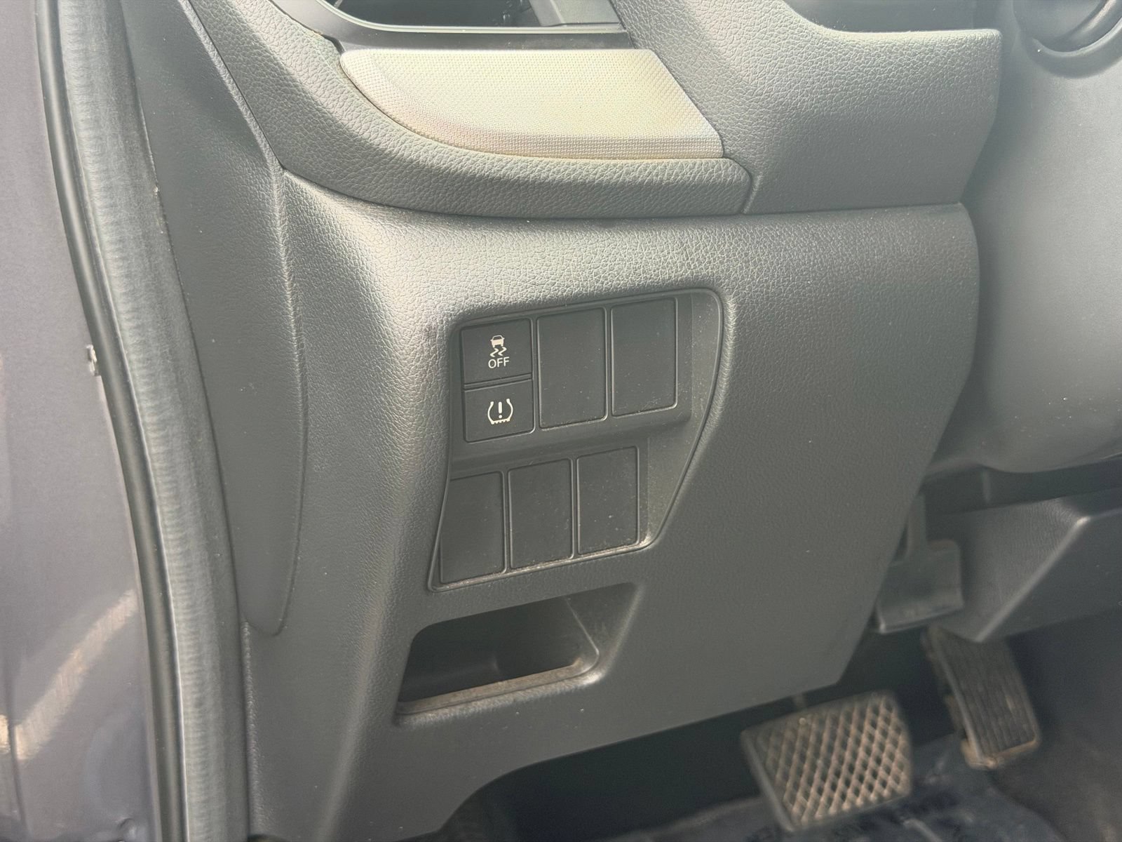 Used 2018 Honda CR-V LX image 13