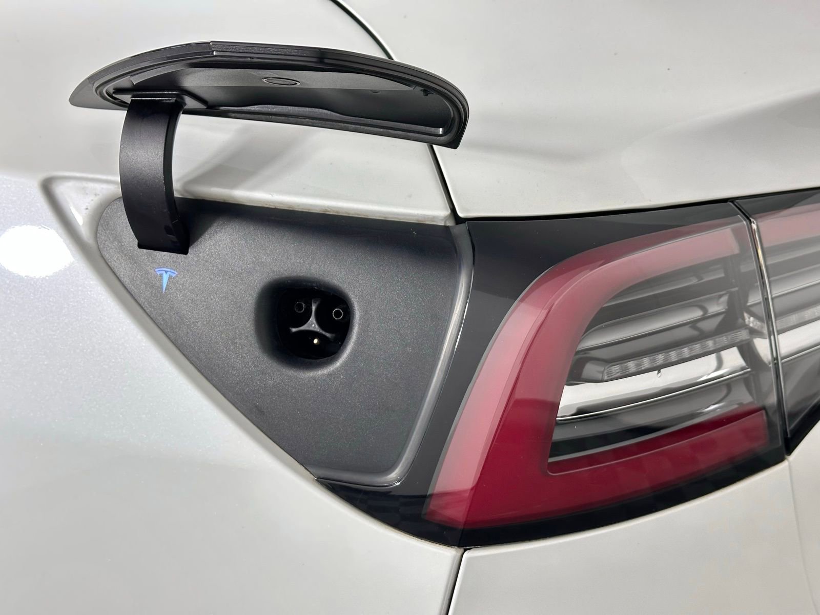 Used 2021 Tesla Model 3 Standard Range Plus image 33