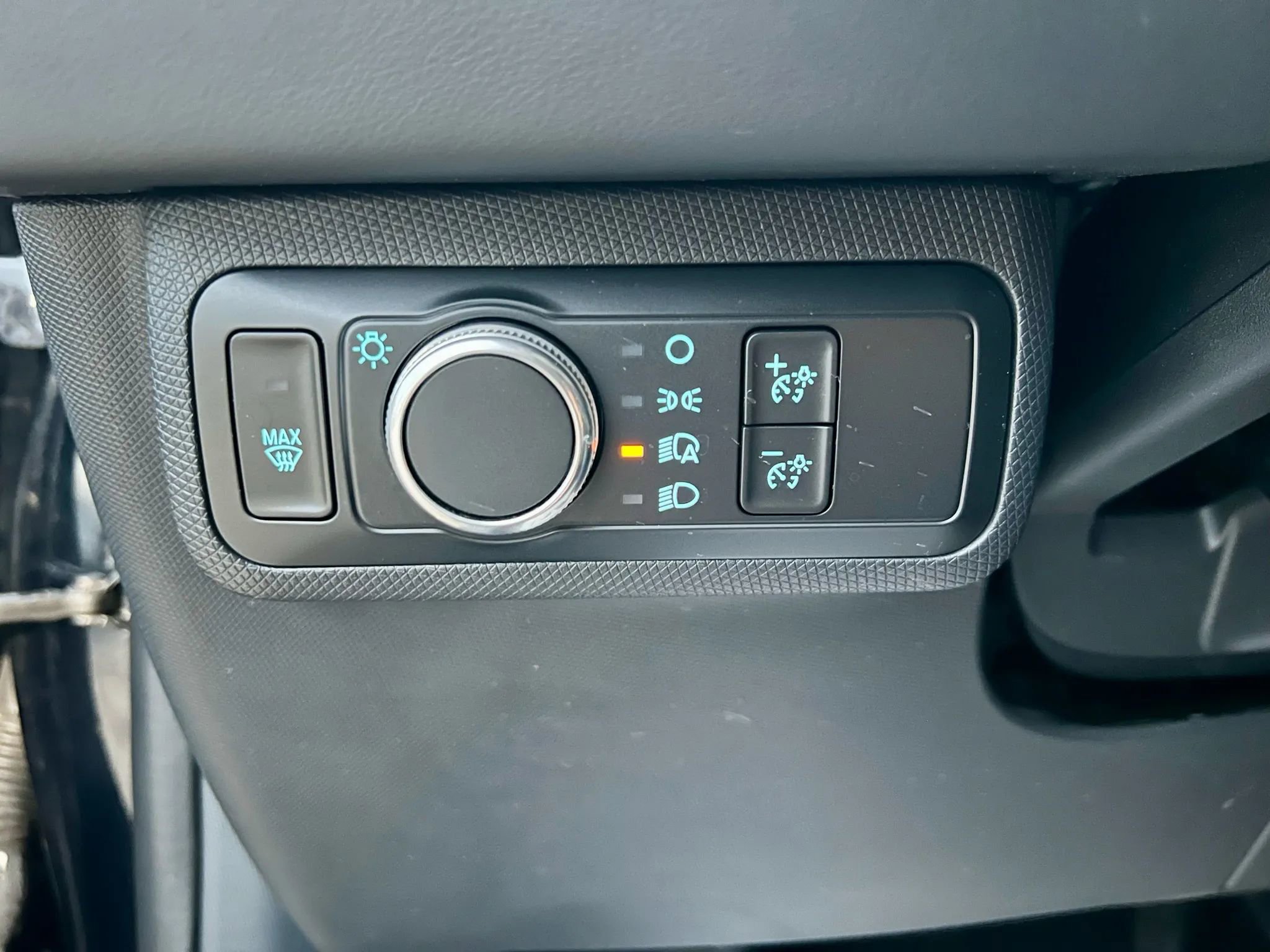 Used 2021 Ford Mustang Mach-E Select w/ Comfort/Appearance Package image 31