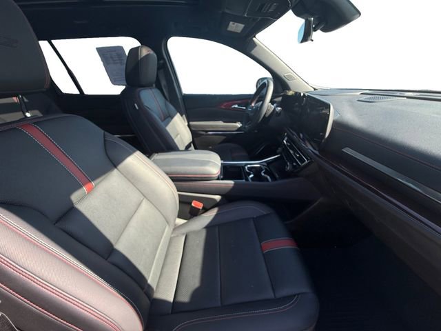 Used 2025 Chevrolet Traverse RS AWD/4WD image 10