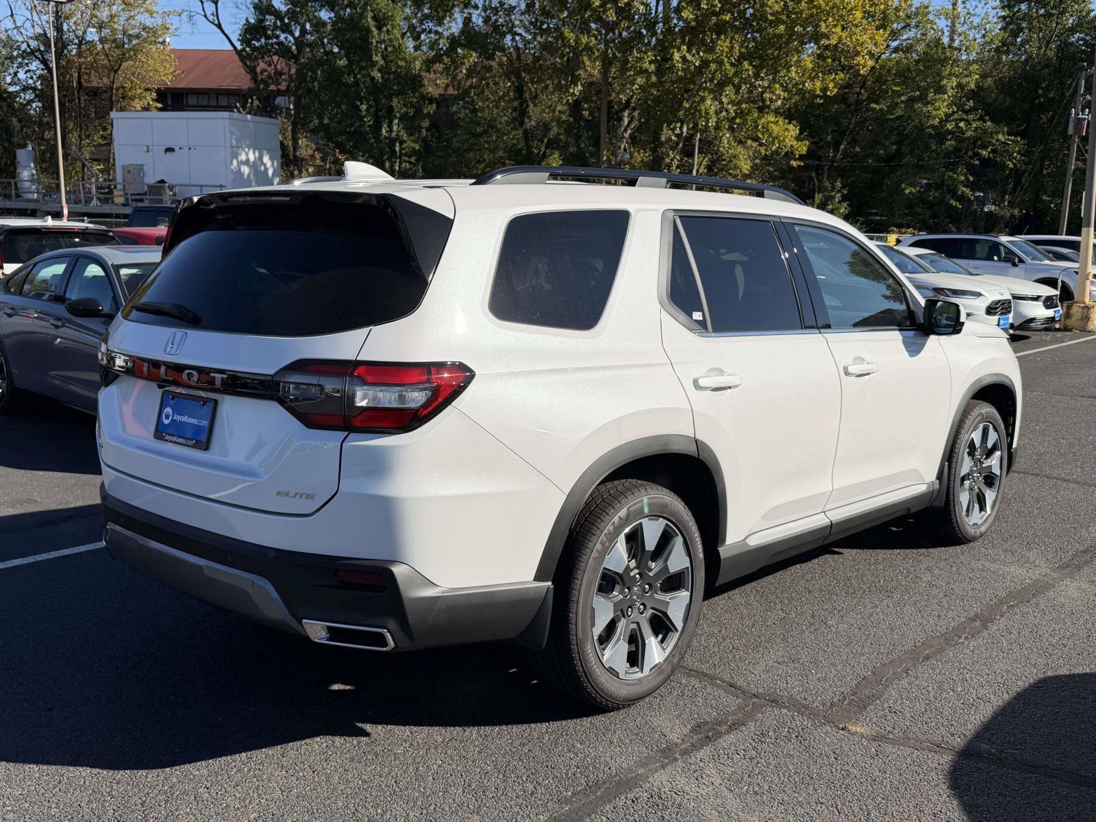 New 2026 Honda Pilot Elite image 2
