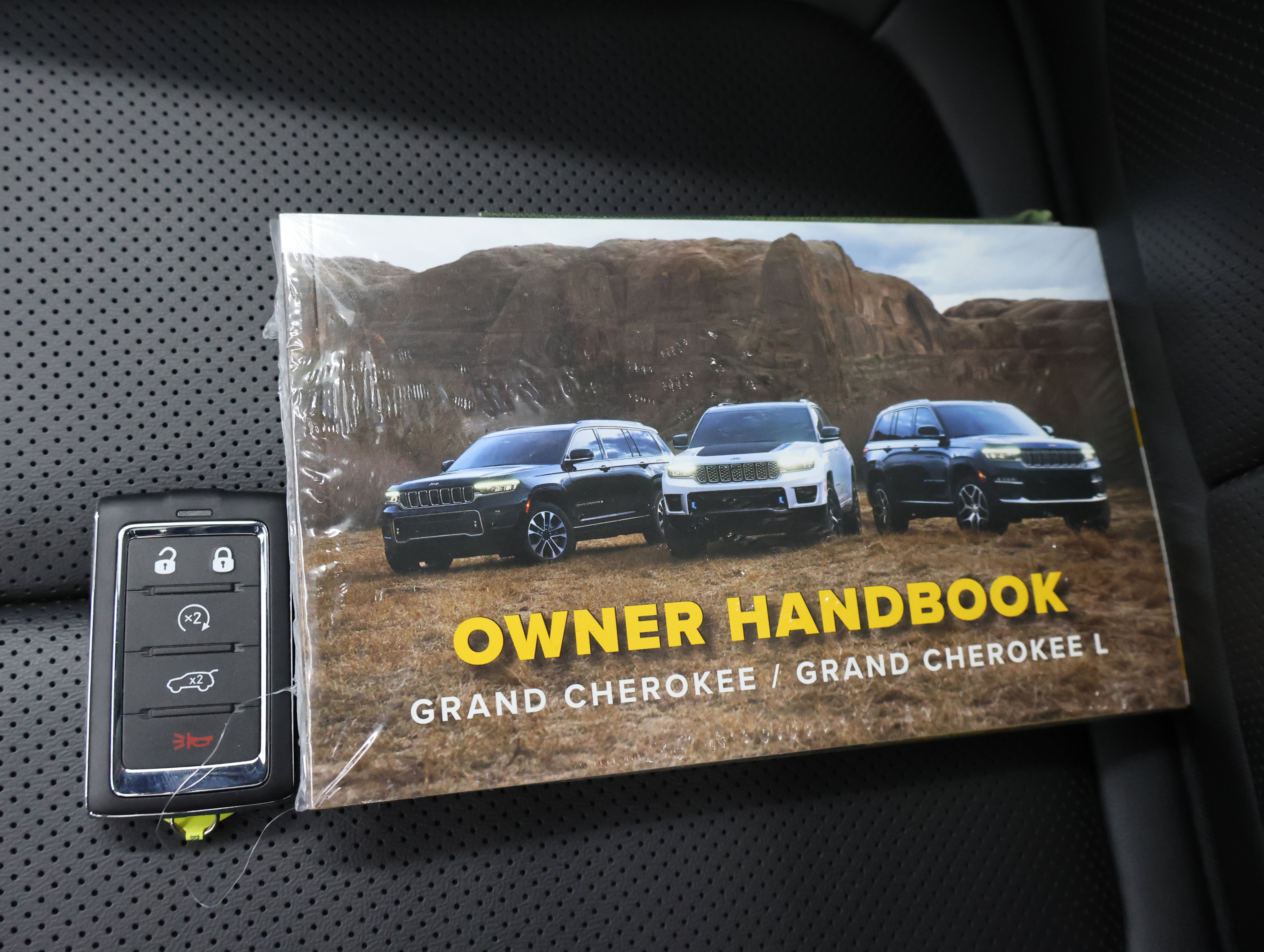 Used 2025 Jeep Grand Cherokee Limited w/ Luxury Tech Group II image 74