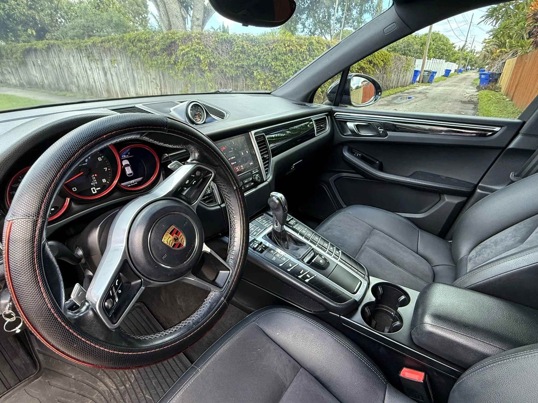 Used 2017 Porsche Macan image 11