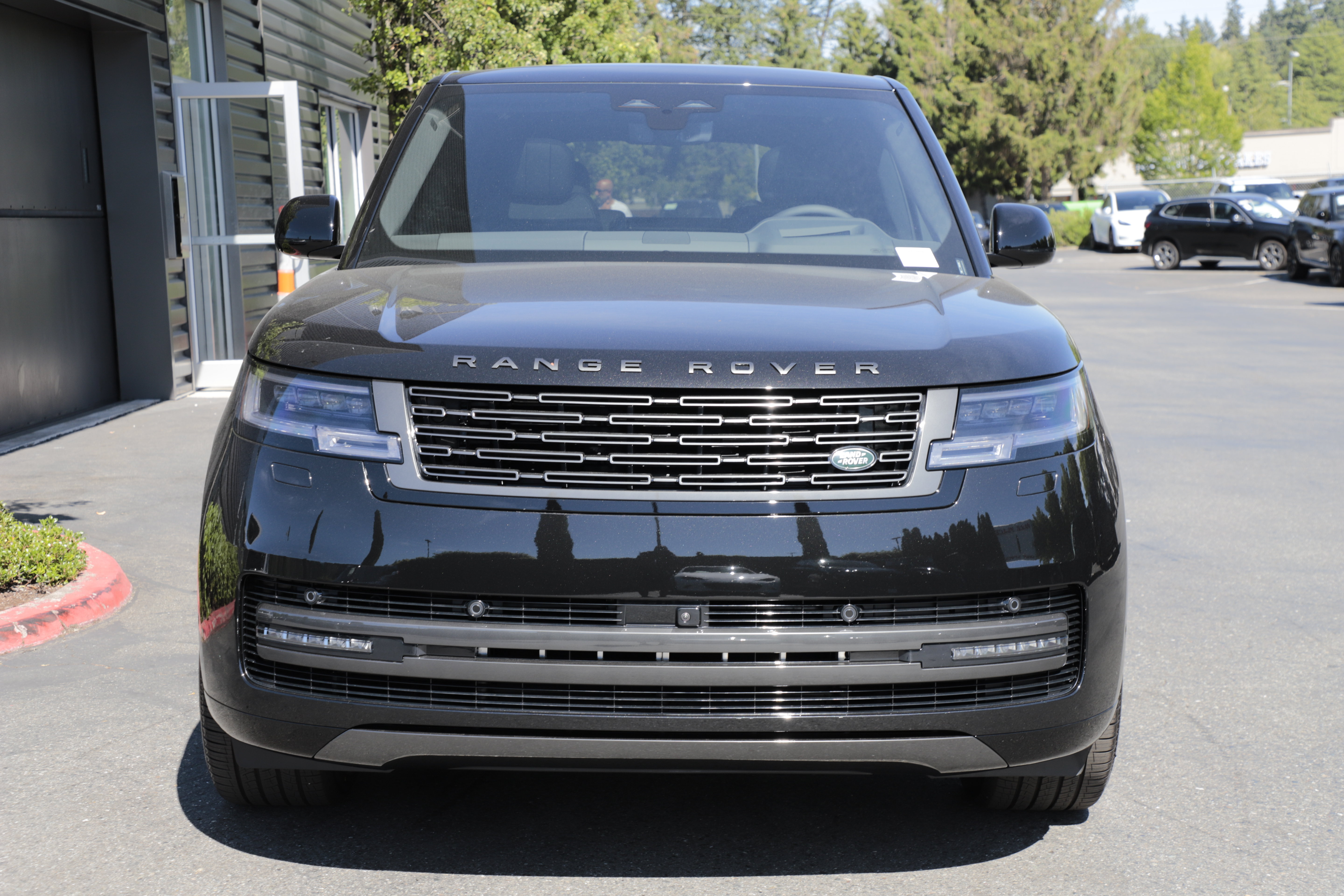 New 2026 Land Rover Range Rover SE AWD/4WD image 4