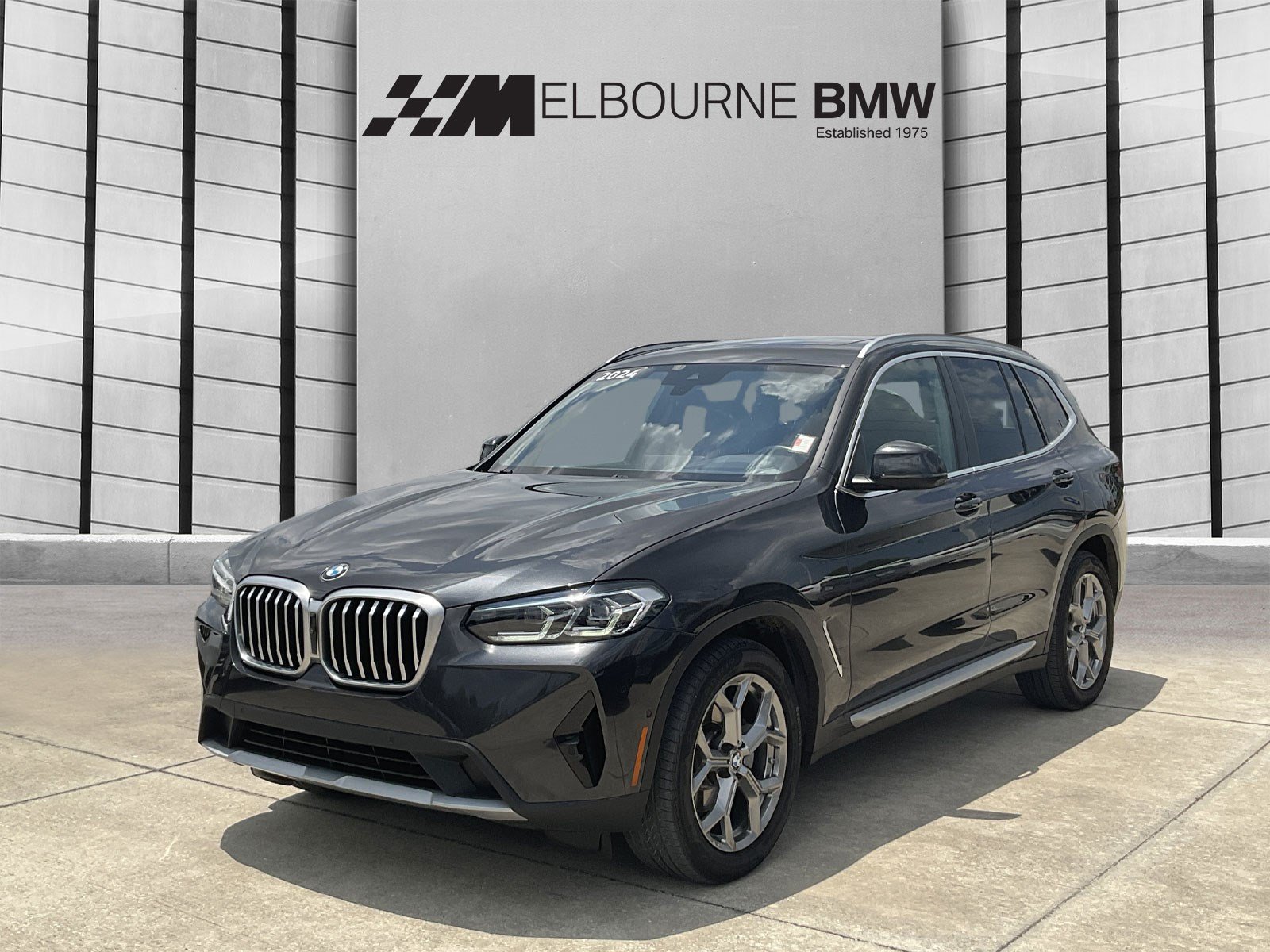 Used 2024 BMW X3 sDrive30i w/ Premium Package RWD image 3