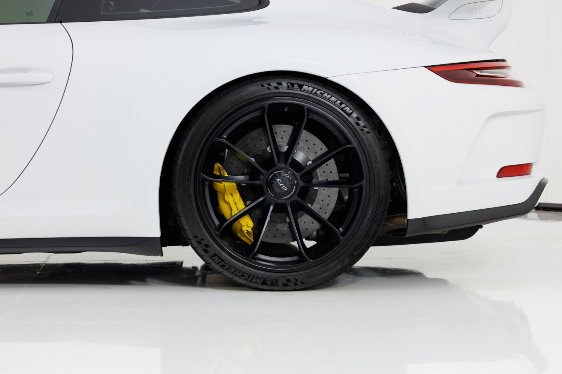 Used 2018 Porsche 911 GT3 RWD image 11