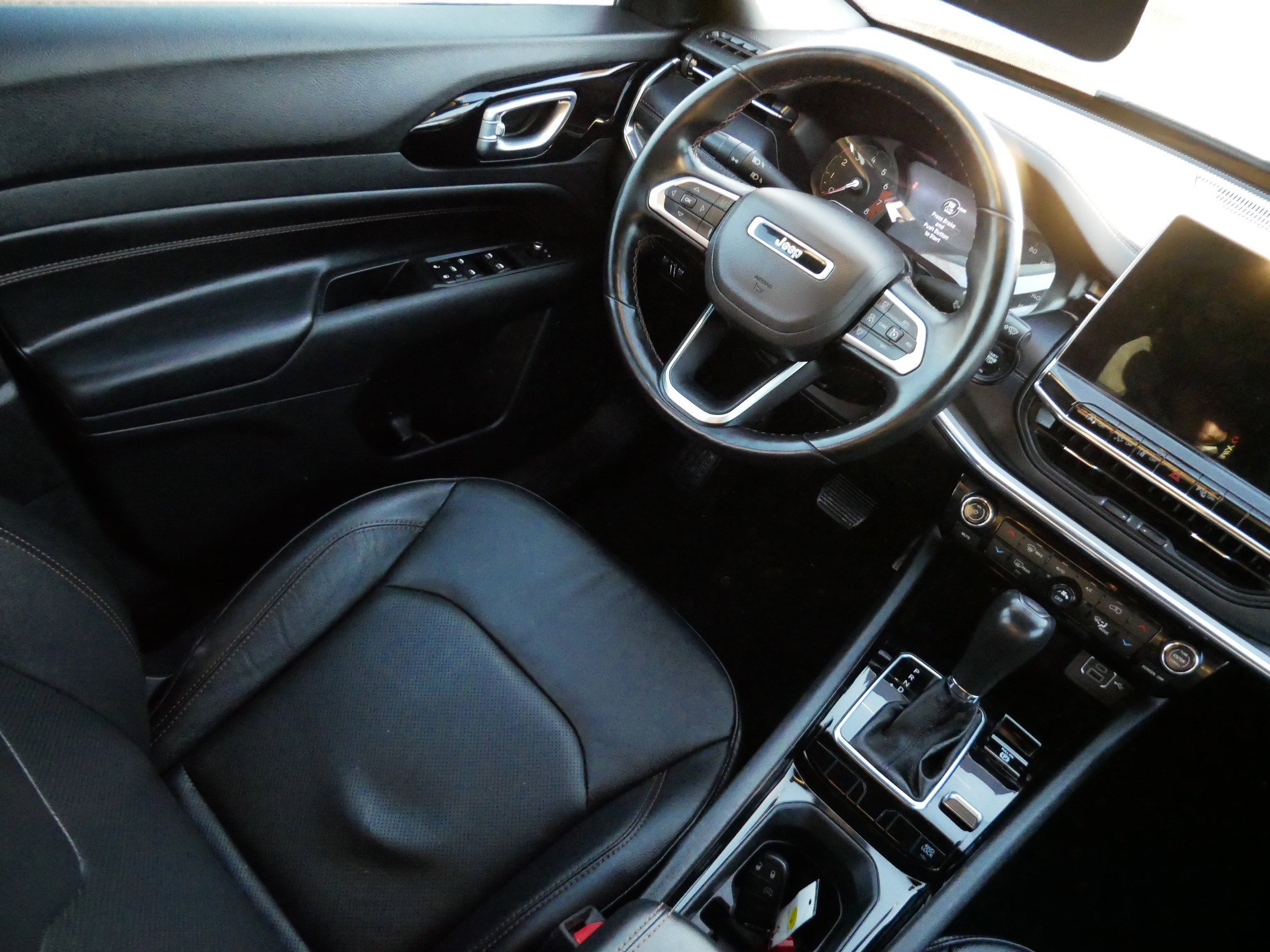 Used 2022 Jeep Compass Limited image 9