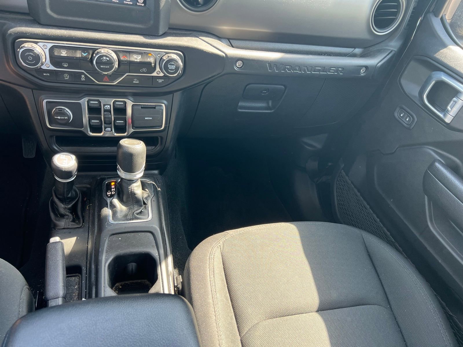 Used 2022 Jeep Wrangler Unlimited Sport image 33