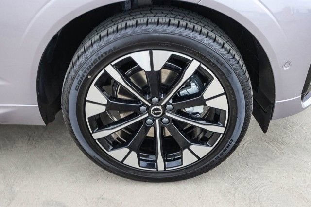 New 2026 Volvo XC60 B5 Plus w/ Climate Package PRO image 15