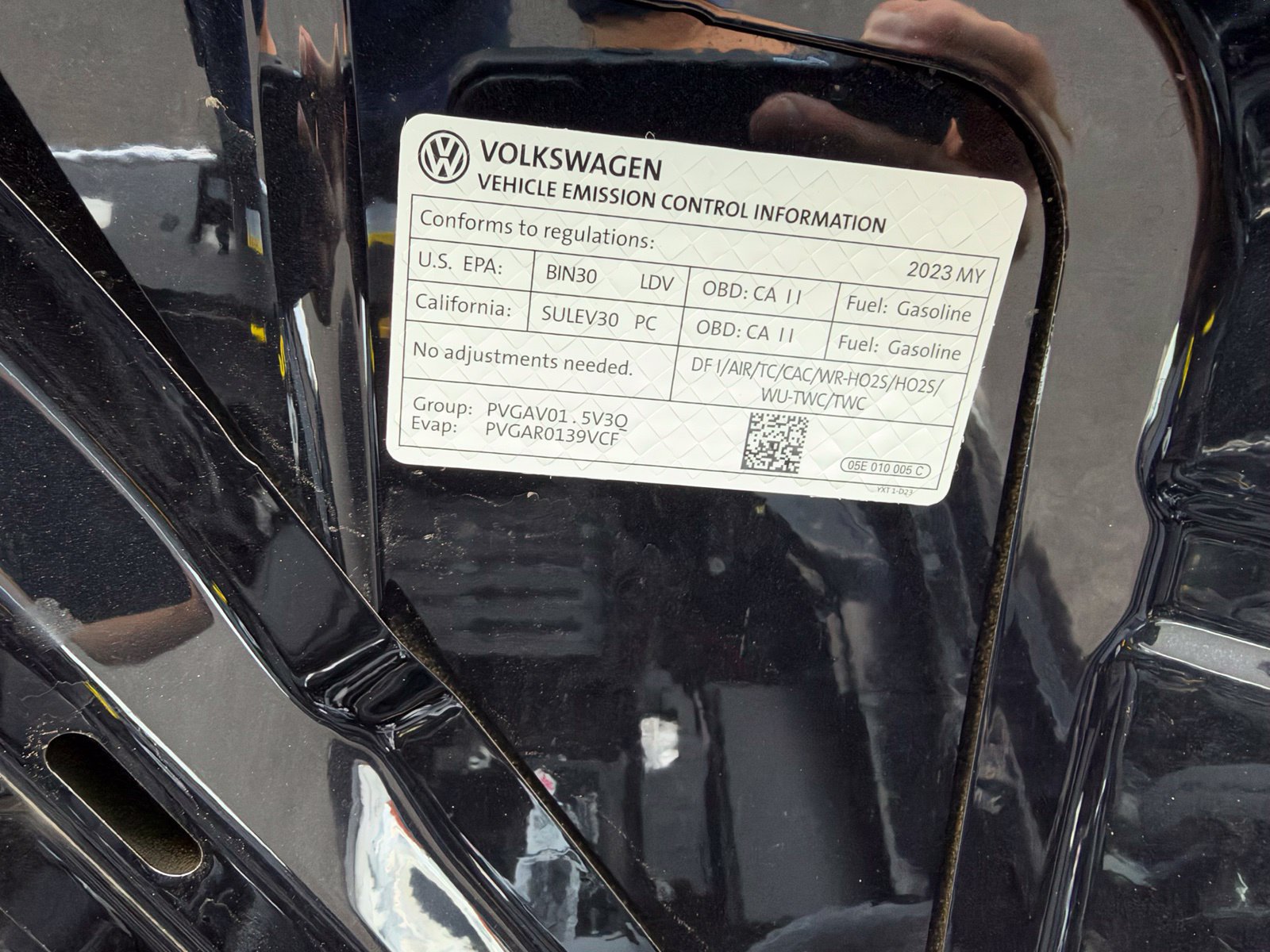 Used 2023 Volkswagen Taos SE w/ Panoramic Sunroof Package FWD image 6