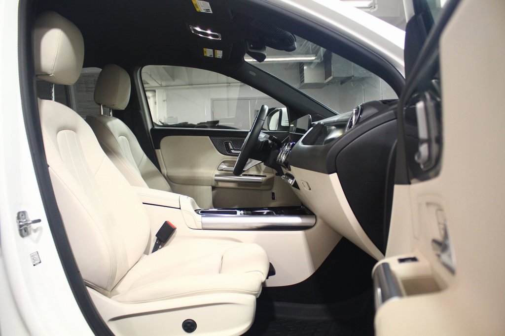 Used 2025 Mercedes-Benz GLA 250 4MATIC image 22