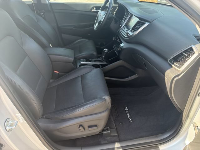 Used 2017 Hyundai Tucson Limited w/ Limited Ultimate Package 03 FWD image 13
