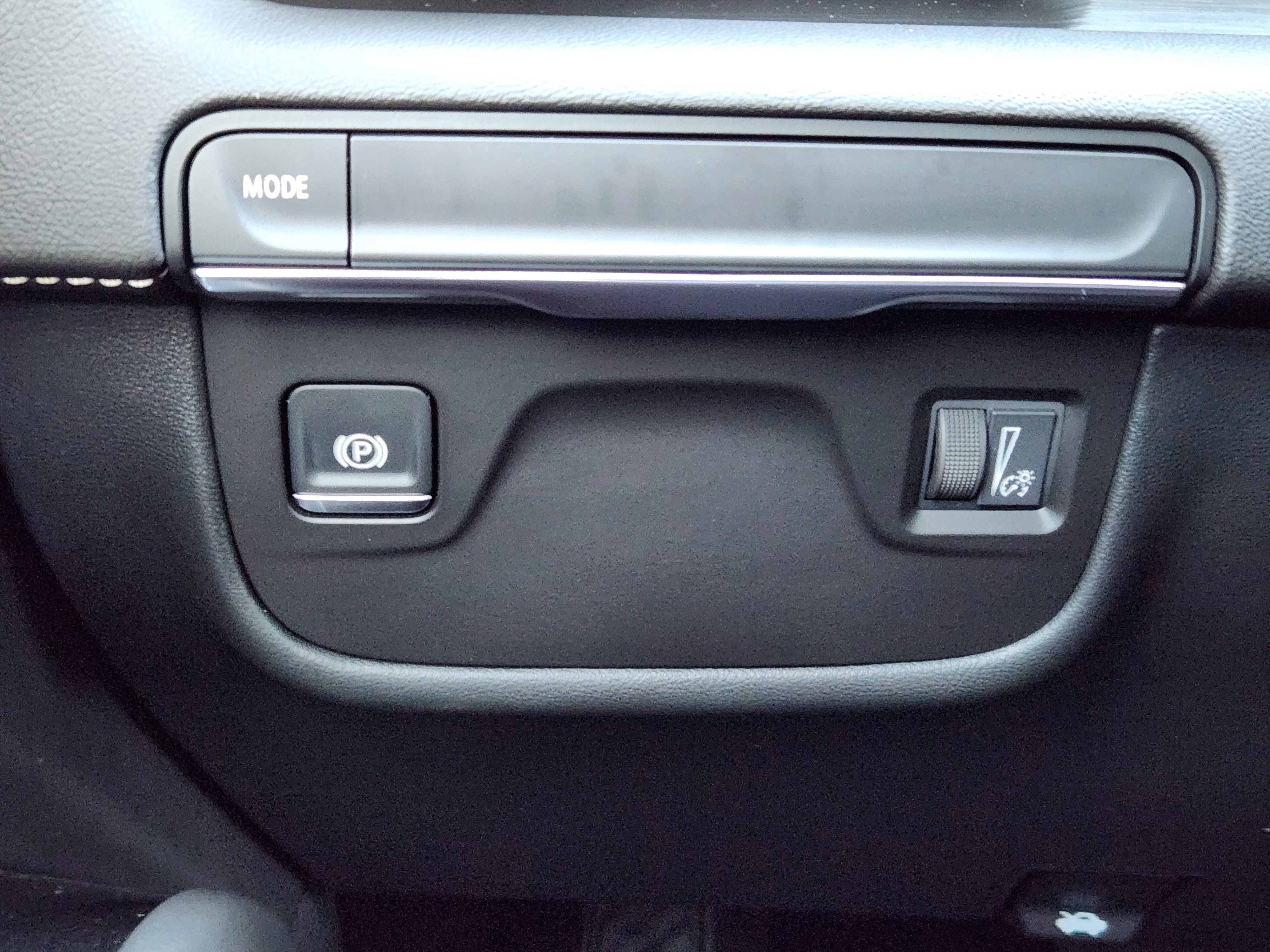 Certified 2024 Cadillac Escalade Luxury image 23