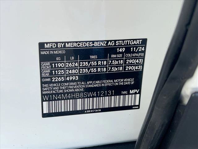 Used 2025 Mercedes-Benz GLB 250 4MATIC image 23