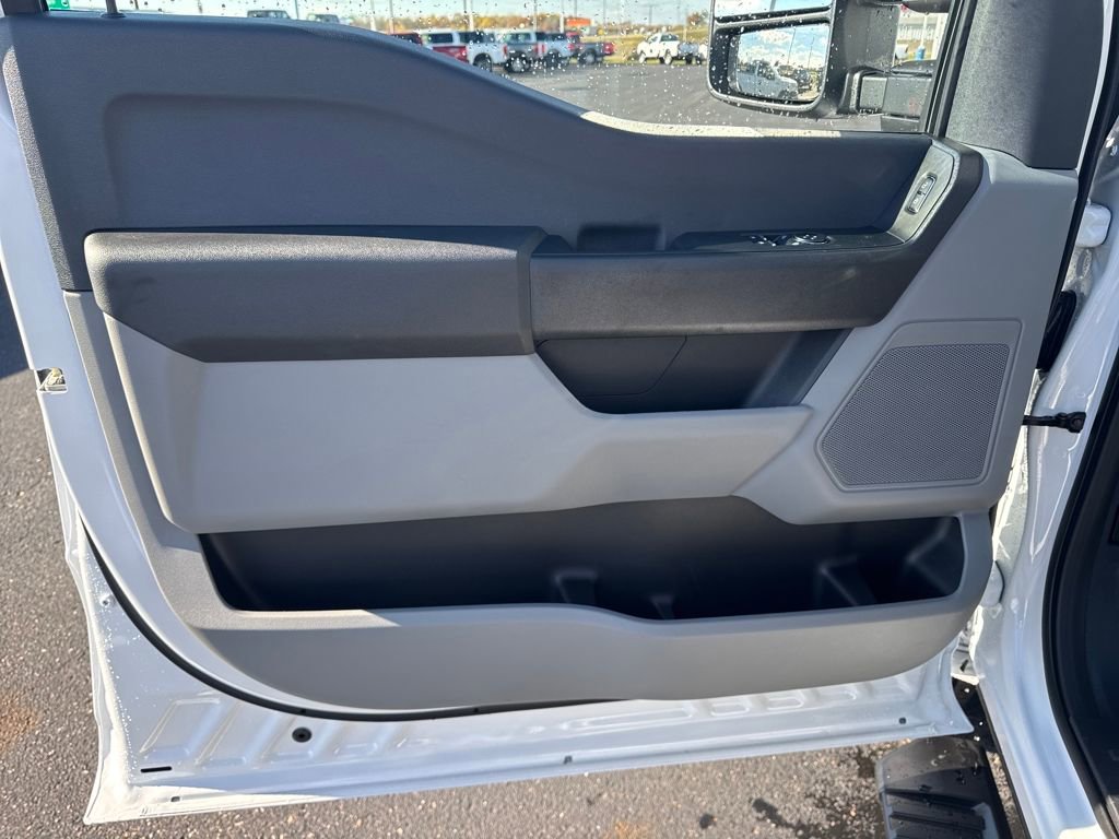 New 2026 Ford F350 XL w/ XL Chrome Package image 10