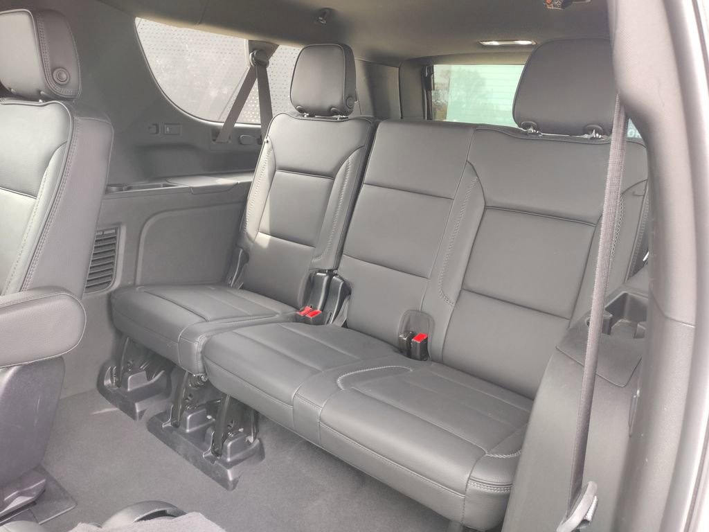 Used 2025 GMC Yukon XL Denali AWD/4WD image 9