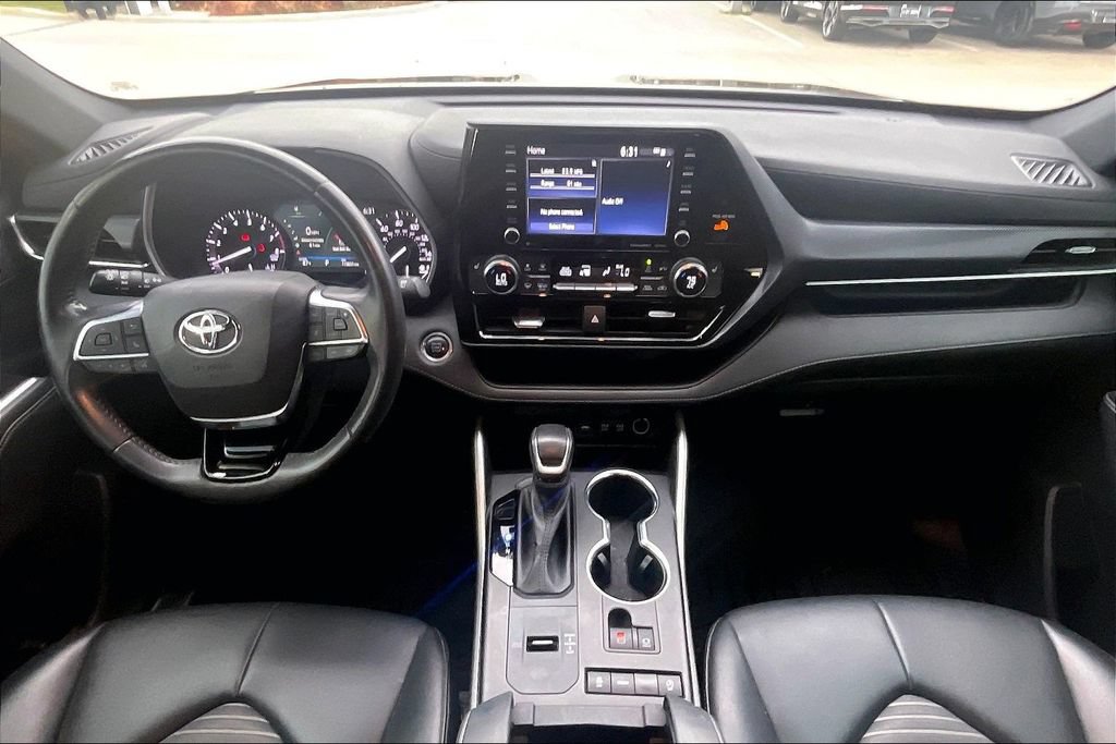 Used 2021 Toyota Highlander XSE FWD image 14