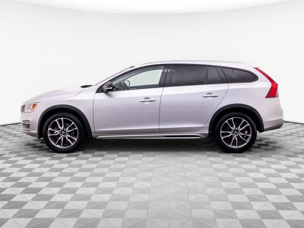 Used 2016 Volvo V60 T5 Cross Country w/ Climate Package AWD/4WD image 2