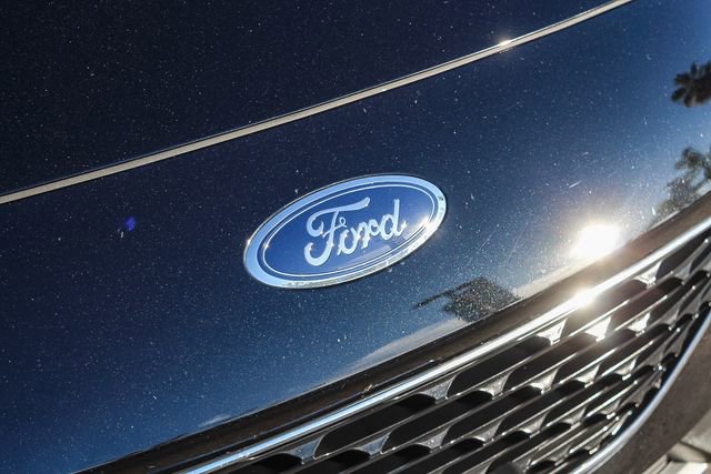 Used 2022 Ford Escape SEL image 16