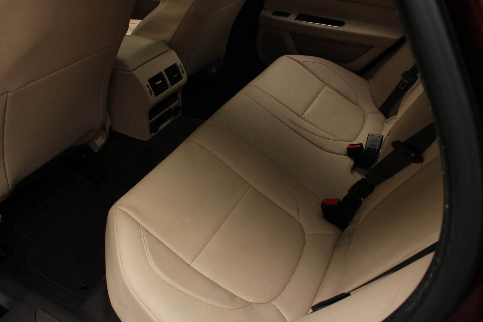 Used 2017 Jaguar XF Premium RWD image 20