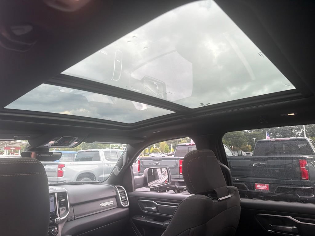 Used 2022 RAM 1500 Big Horn AWD/4WD image 11