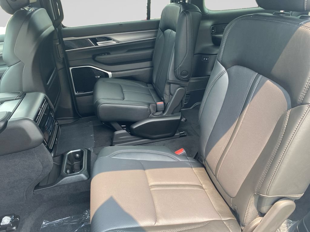 New 2026 Jeep Grand Wagoneer L Limited AWD/4WD image 15