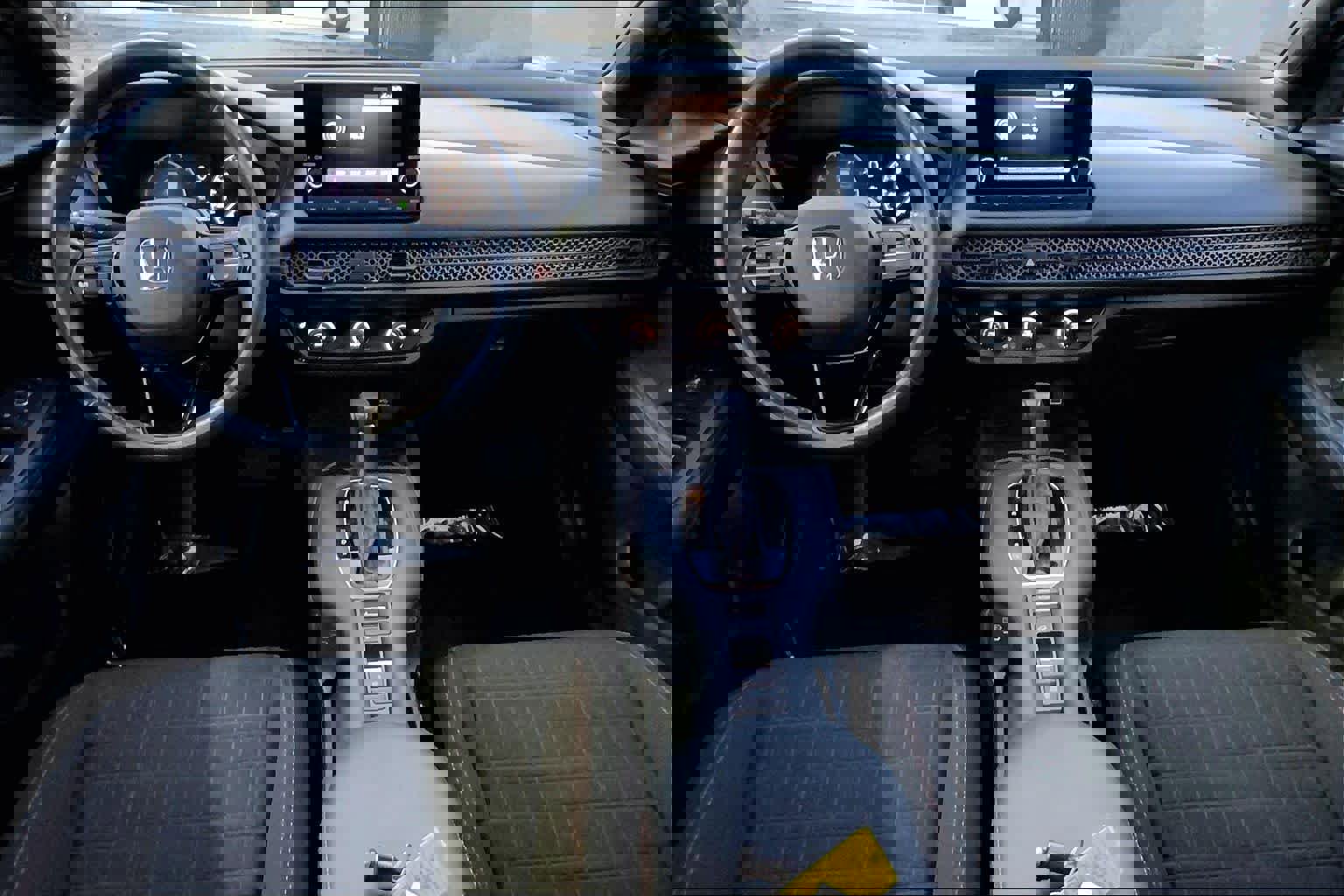 Used 2025 Honda HR-V Sport image 15