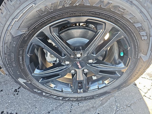 Used 2024 GMC Terrain AT4 w/ Tech Package image 29