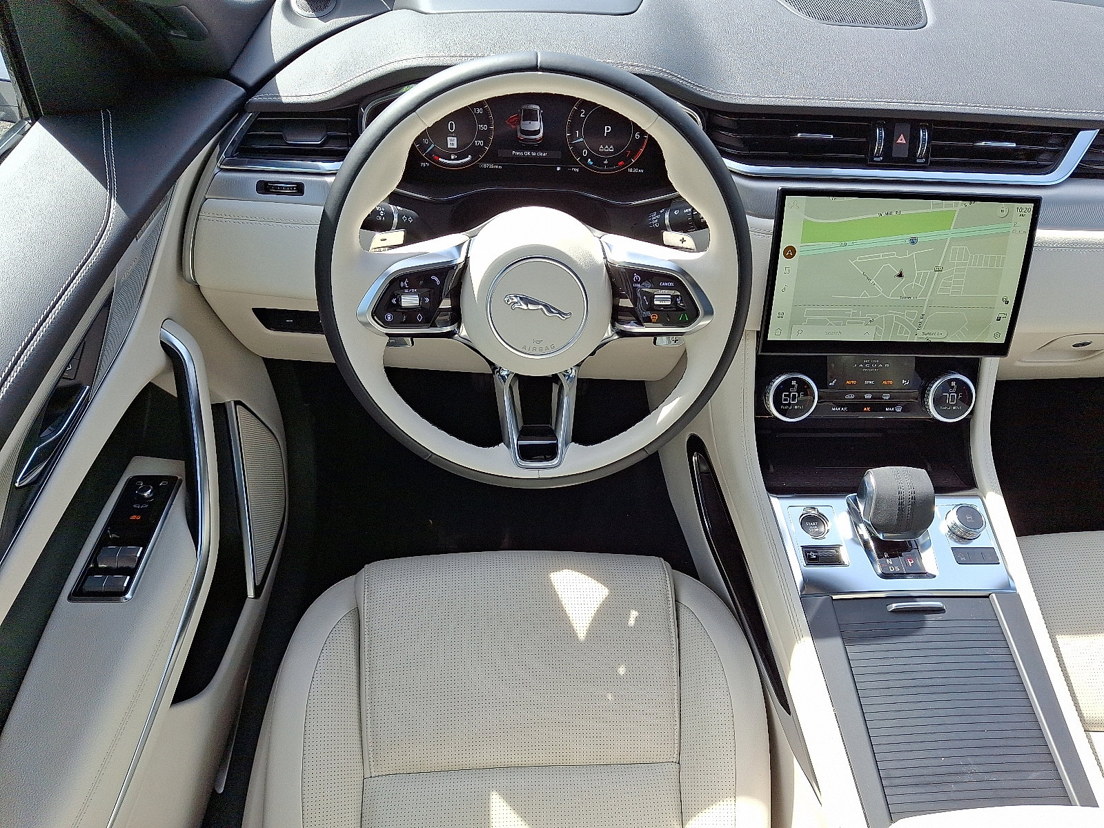 Certified 2025 Jaguar F-PACE R-Dynamic S image 4