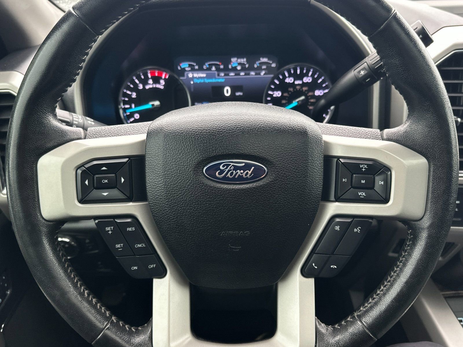 Used 2018 Ford F350 Lariat w/ Lariat Ultimate Package AWD/4WD image 22