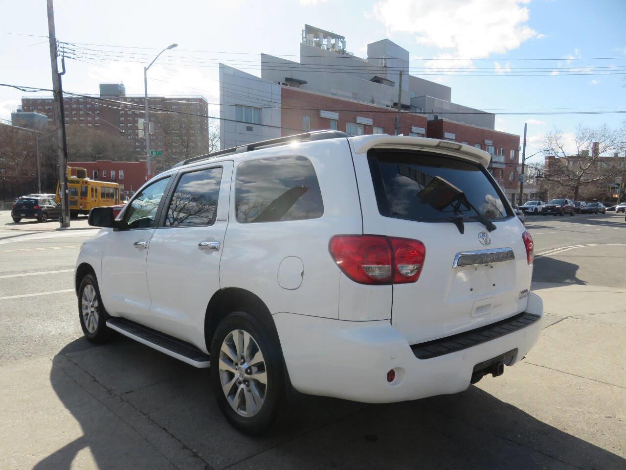 Used 2011 Toyota Sequoia Limited image 5