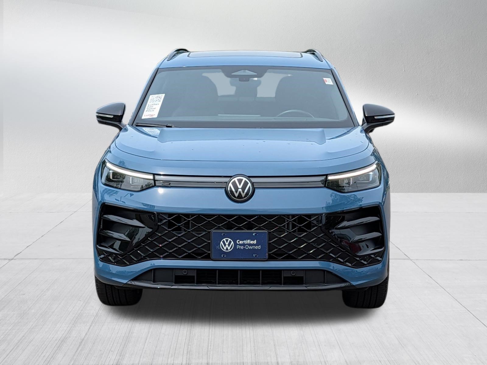 Certified 2025 Volkswagen Tiguan SE R-Line AWD/4WD image 2