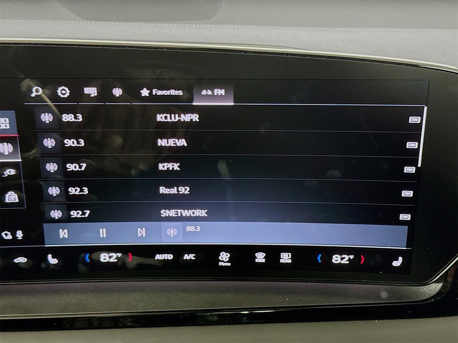 Certified 2025 Audi Q6 e-tron Premium w/ Convenience Package image 14